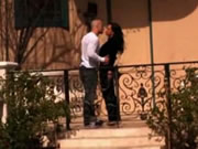 大奶子女士在樓梯上與禿頭男人出軌